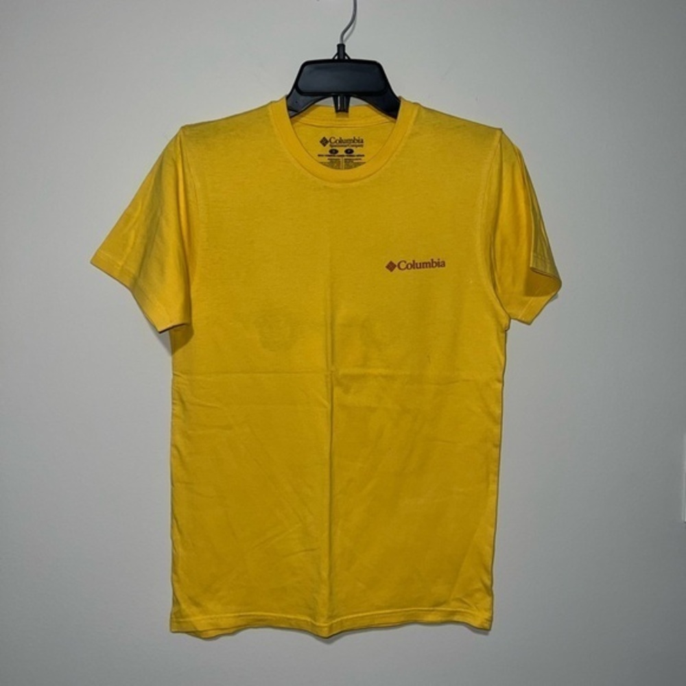 NWOT Mustard Yellow Columbia tee Mens Small Jeep Graphic on back